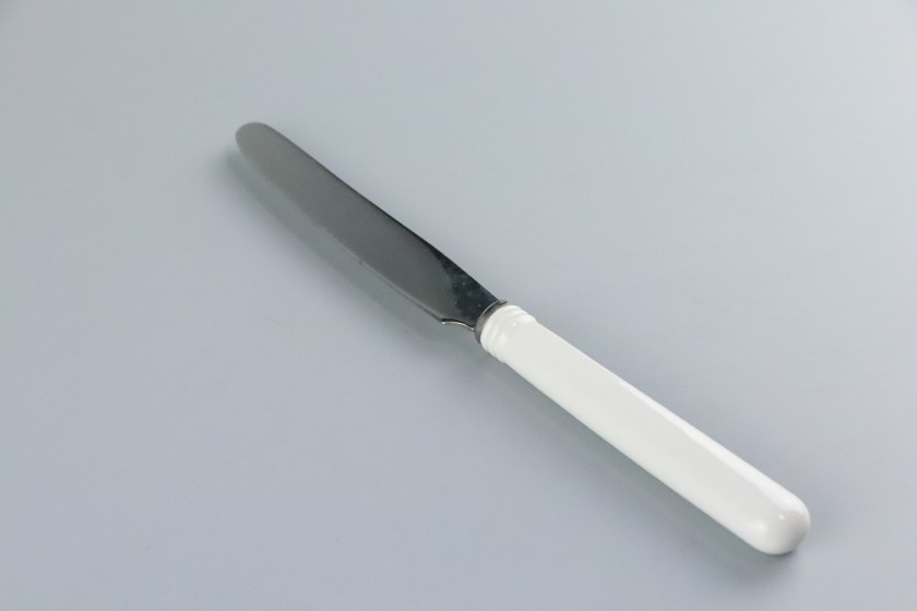ナイフ　ステンレス×プラスチック　ホワイト