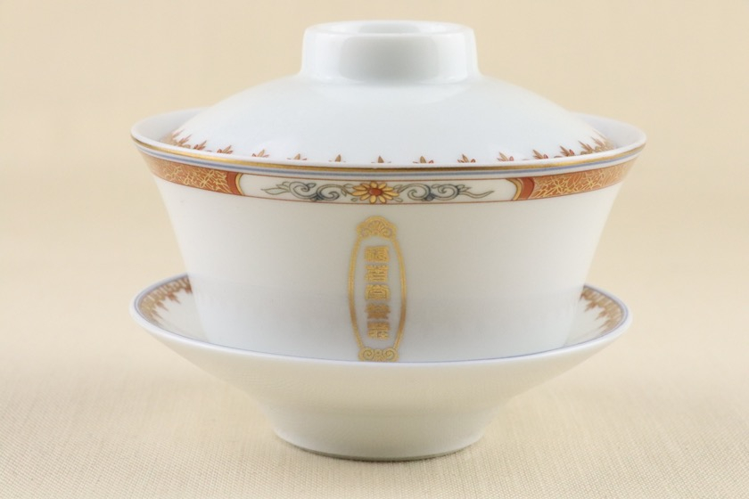 中華茶器（白・金線・蓋・下皿付き）