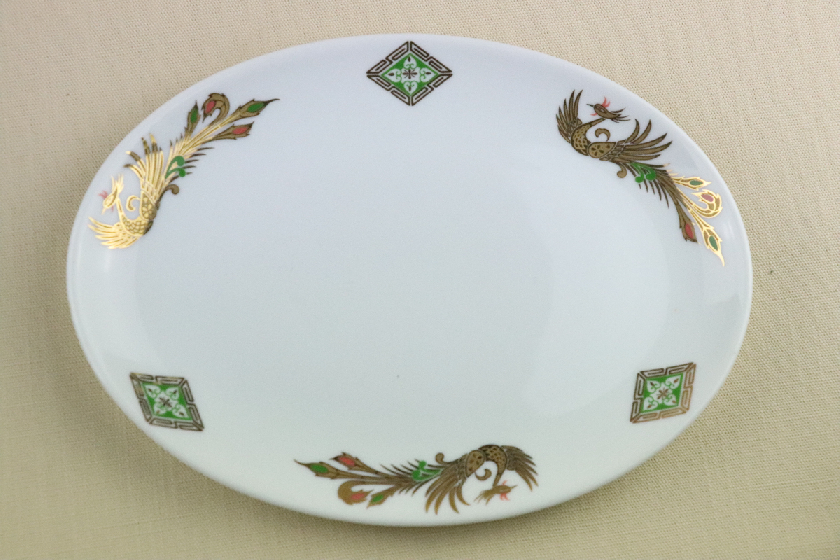 中華楕円皿（白・金ドラゴン）