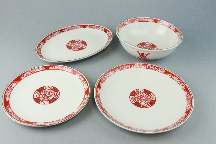 中華楕円皿（白・赤・白波）
