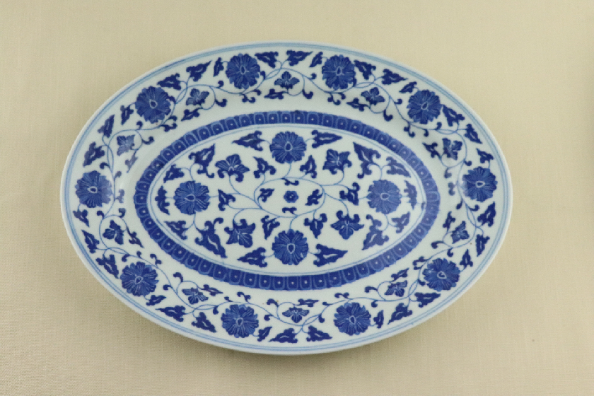中華楕円皿（青花柄）