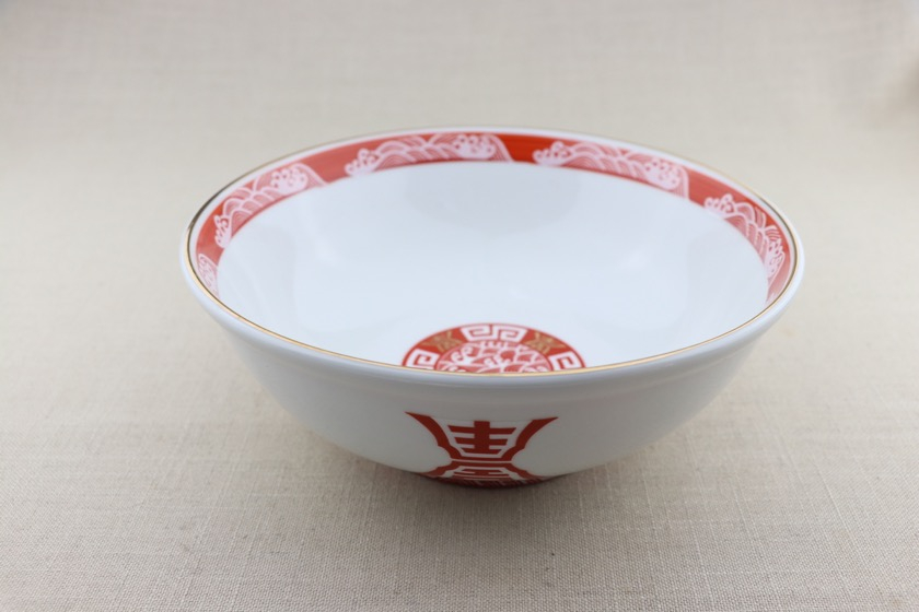 ラーメン鉢（白・赤波模様）