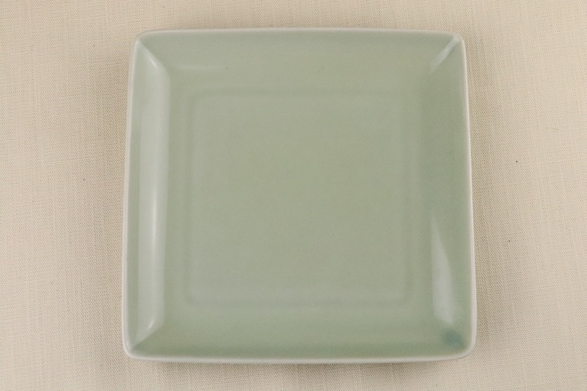 中華角正皿（薄緑）