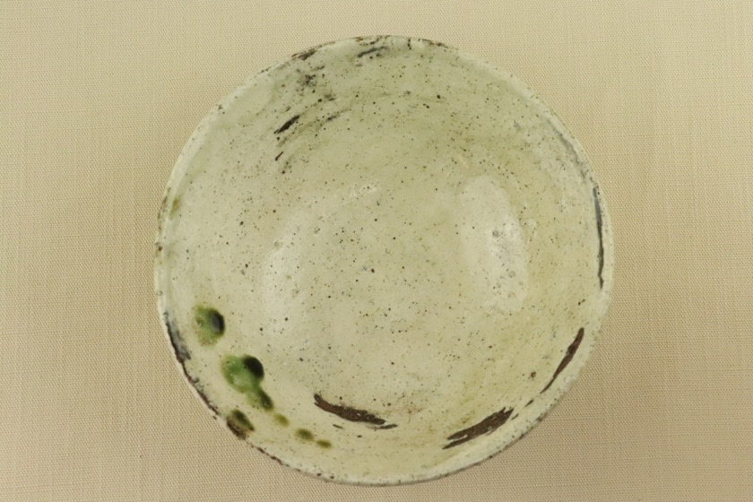 粉引き丸鉢（緑）