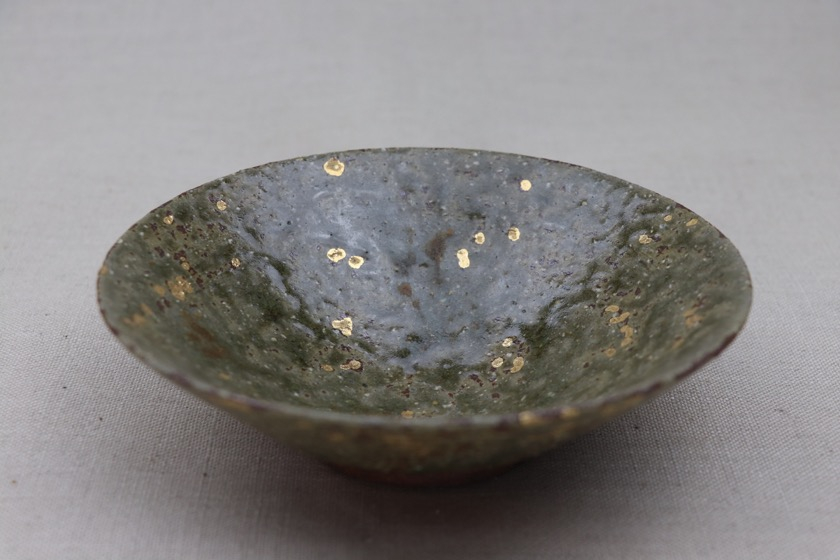 緑釉鉢（金箔）