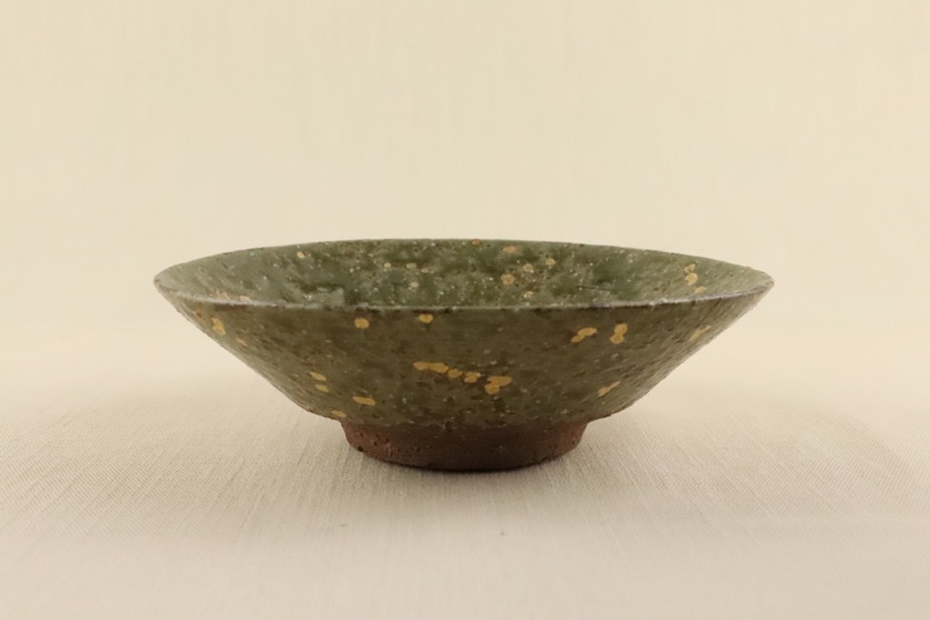 緑釉鉢（金箔）