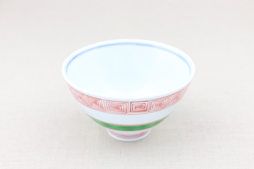 茶碗（白・赤・緑帯柄）