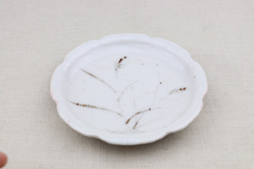 花型丸皿（白・茶すすき）