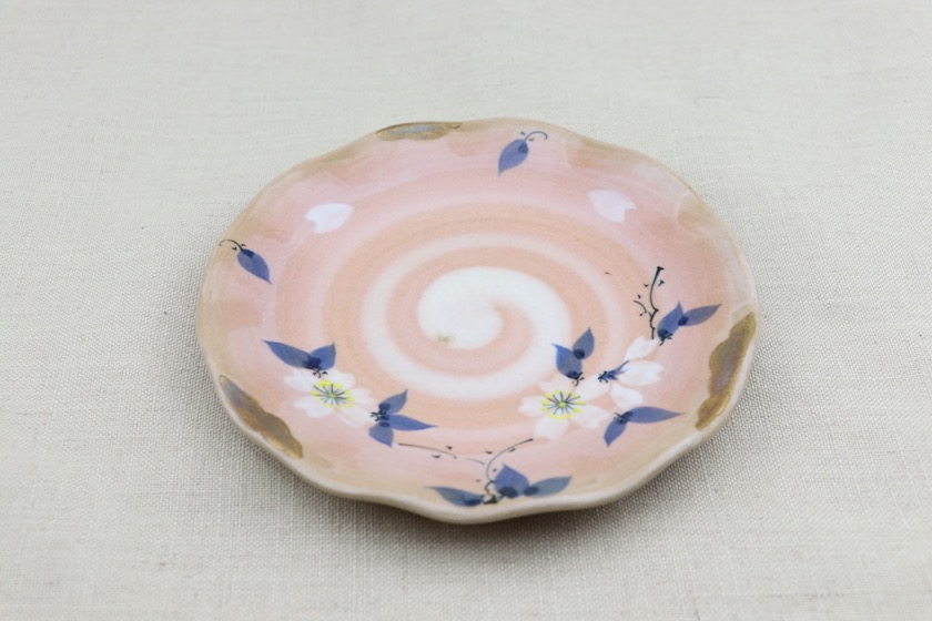 ピンク変形丸皿（金彩・桜）