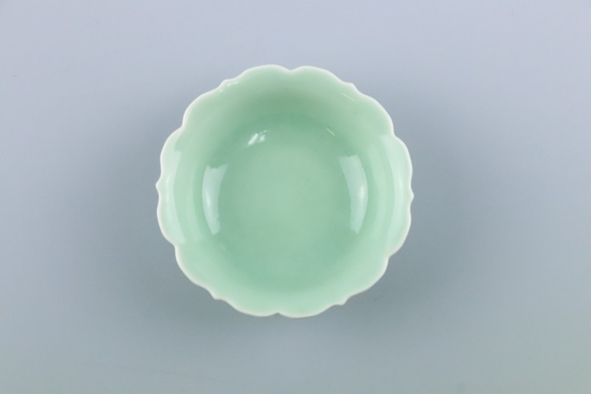 輪花豆鉢（薄緑）