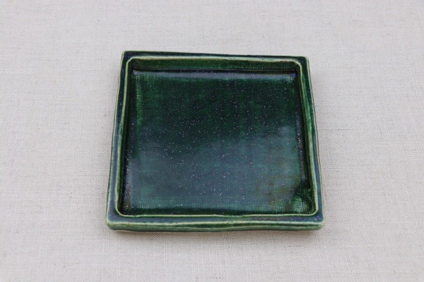 緑釉正角深皿