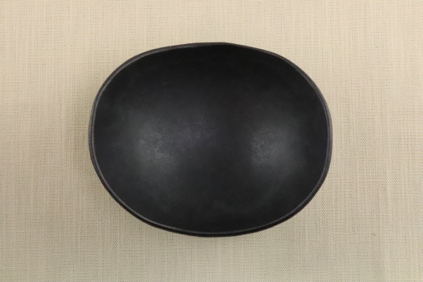 黒釉変形楕円小鉢