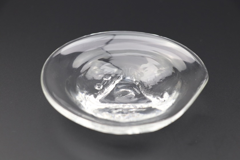 ガラス変形豆皿（中央△）