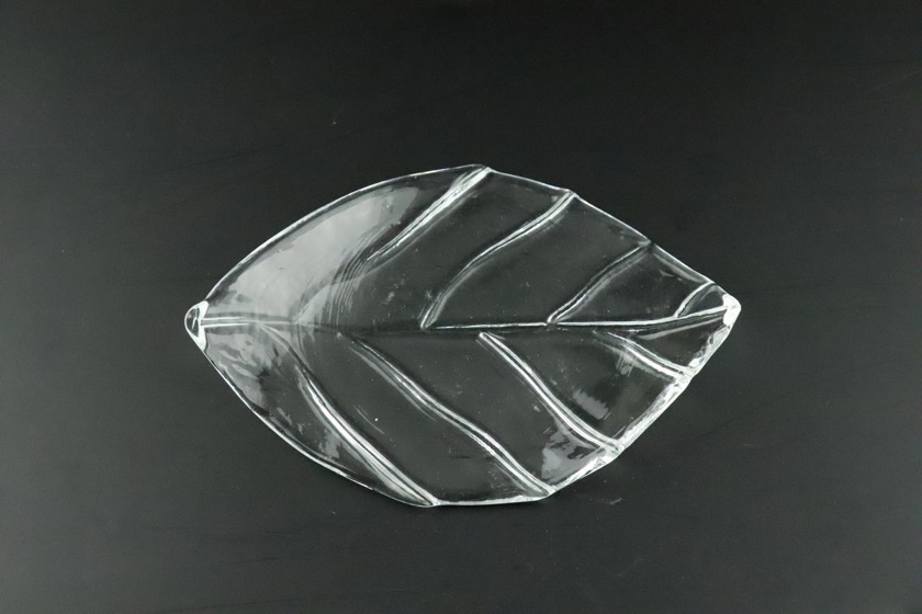 葉形ガラス皿（クリア）