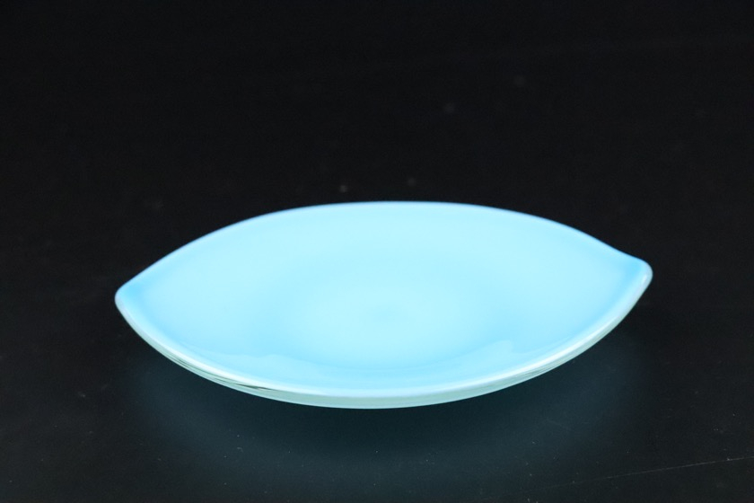 葉形ガラス皿（青）