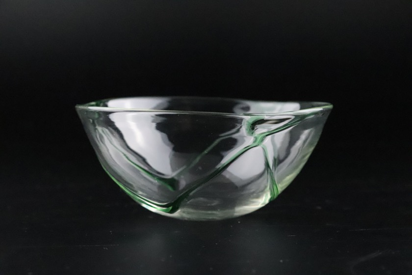 緑ライン入りガラス鉢