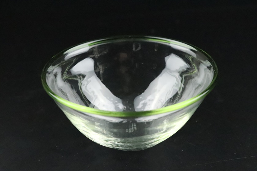ガラス鉢（クリア・ふちみどり）