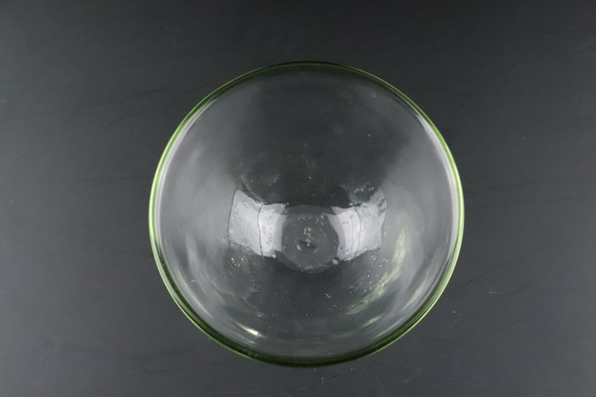 ガラス鉢（クリア・ふちみどり）