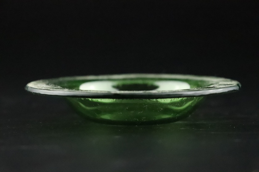 ガラス丸皿（グリーン）