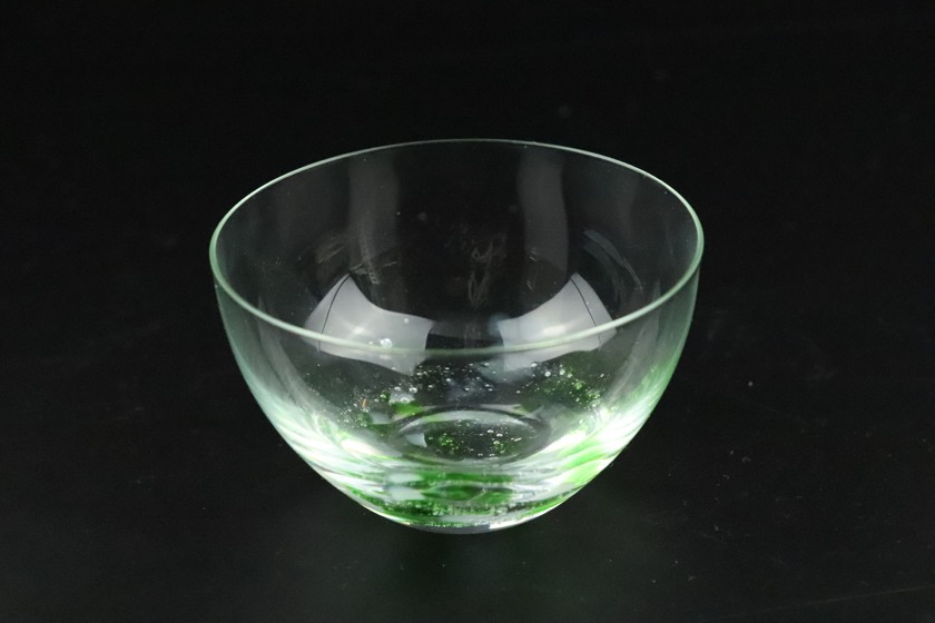 ガラス鉢（気泡・みどりぼかし）