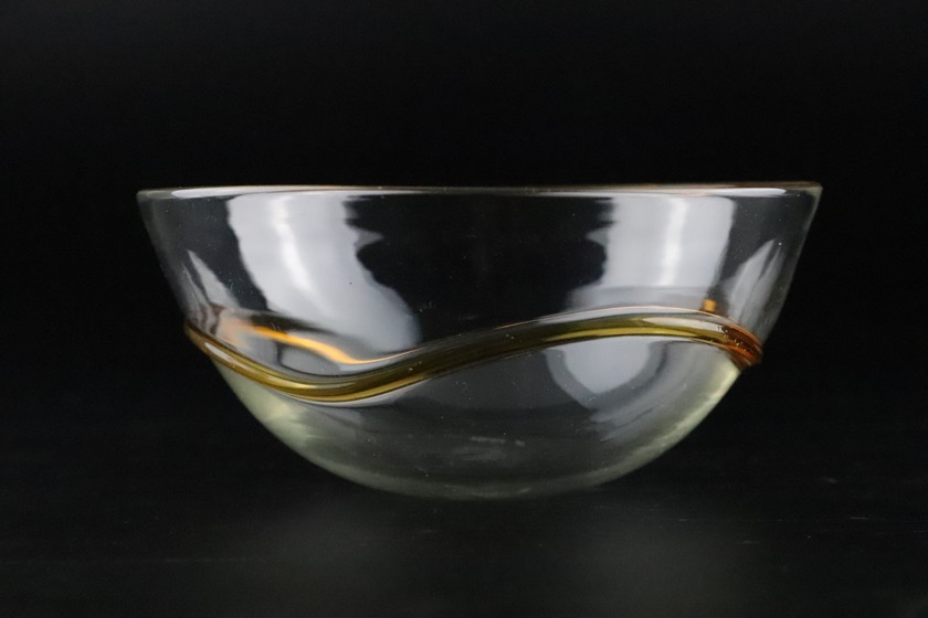 黄色ライン入りガラス鉢