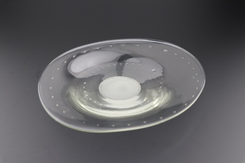 変形ガラス皿（楕円・気泡）