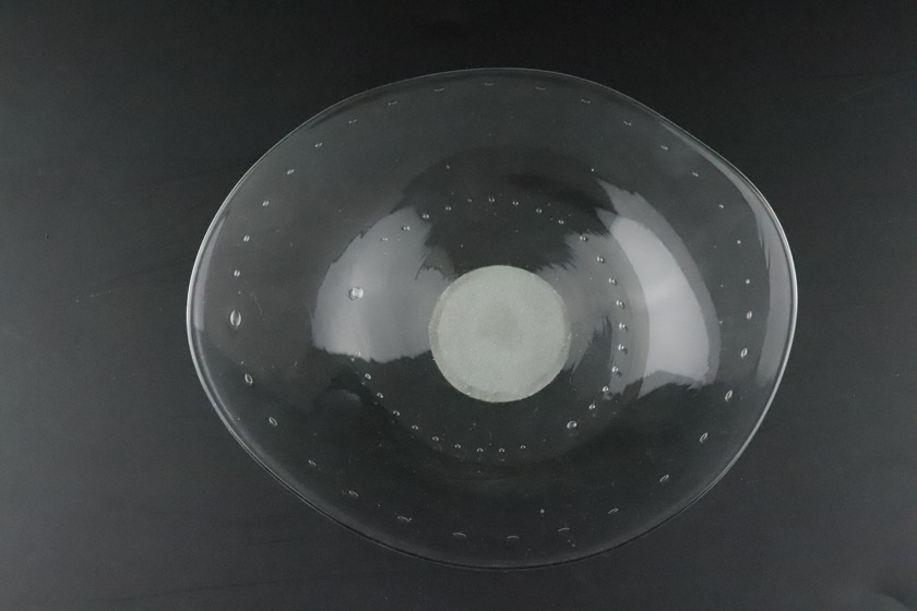 変形ガラス皿（楕円・気泡）