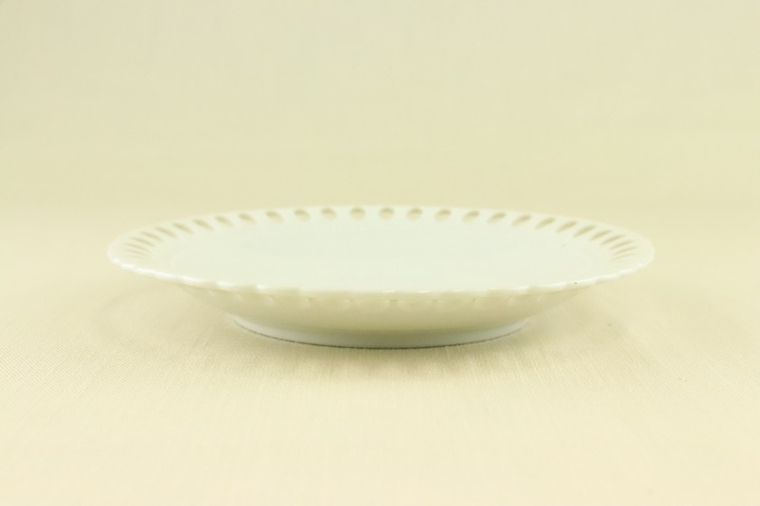 デザート皿（白・渕レース）