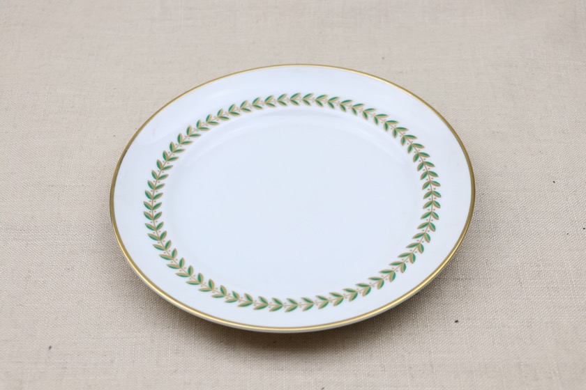 デザート皿（VISTA ALEGRE・白・緑/金リーフ柄）