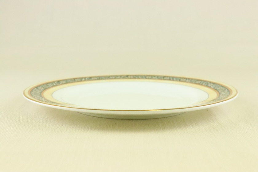デザート皿（WEDGWOOD・白・黒/黄色花柄ライン）