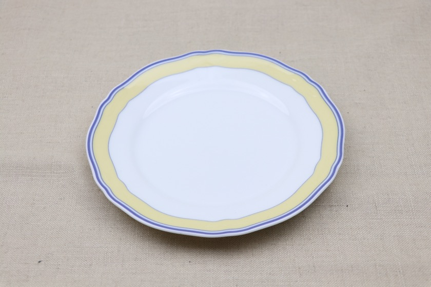 デザート皿（白・ふちなみなみ・黄/青ライン）