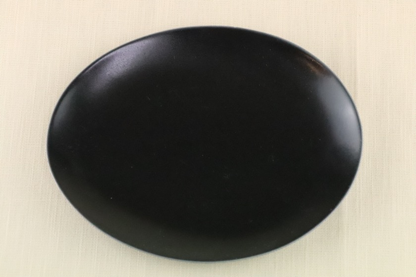 楕円皿（黒・ツヤ）