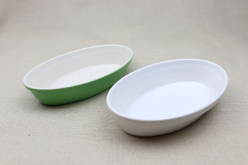 グラタン皿（外側緑・内側白）