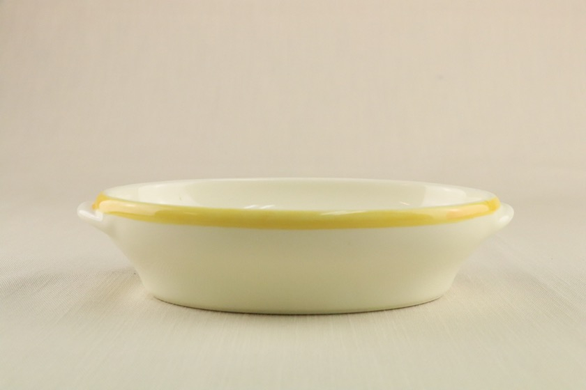 グラタン皿（オフホワイト・黄色ライン）