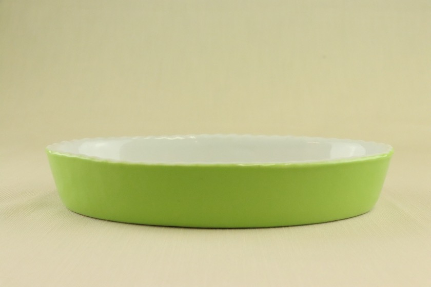 グラタン皿（外側黄緑）