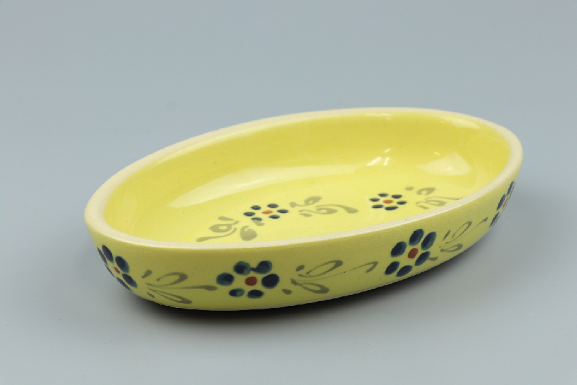 グラタン皿（黄色・中央に青い花３個）