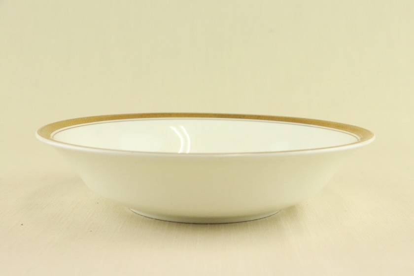 スープ皿（NARUMI・白・金ライン）