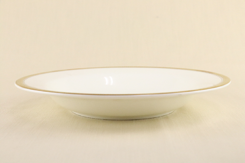 リム付きスープ皿（NARUMI・白・金ライン）