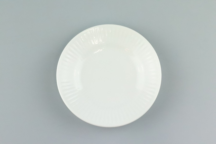 ミニ小皿（白・リム線彫り）